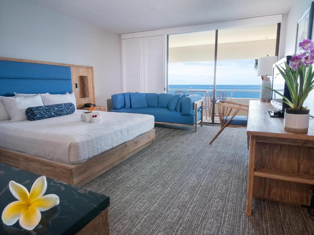Oceanfront Room, 1 King interior